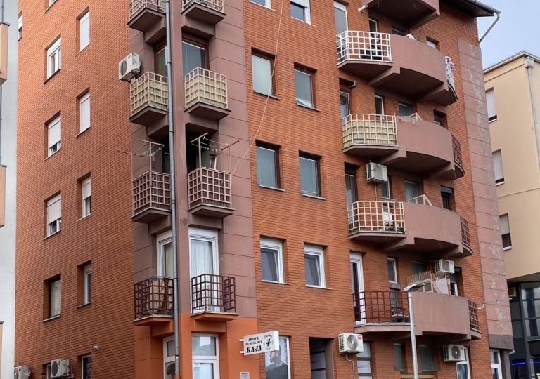 Trg I. Kršnjavija 8